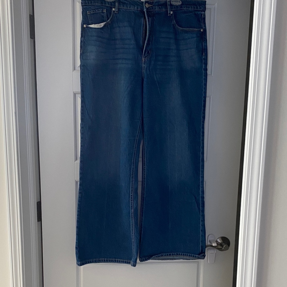 Classic Women’s Wide Leg Jeans